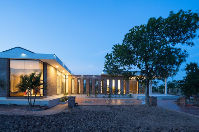 Chiêm ngưỡng nhà vườn từ gạch mộc, đẹp lạ giữa làng quê ở Thái Bình-1