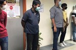 HLV Alfred Riedl khó chịu về chuyện đi vệ sinh xong không rửa tay tại Indonesia-2