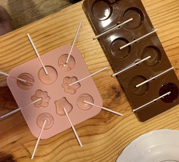 Phan Như Thảo khéo tay&nbsp;tự làm kẹo mút thơm ngon cho con gái-6