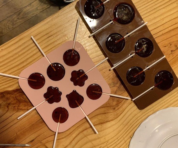 Phan Như Thảo khéo tay&nbsp;tự làm kẹo mút thơm ngon cho con gái-7