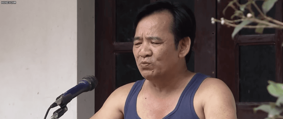 Thư Xính Lao lườm nguýt bố Sơn vì tội tích trữ đồ ăn quá đà mùa Cô Vít ở trailer tập 1 Những Ngày Không Quên-1