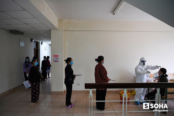 Ngứa không được gãi, khát không được uống, vệ sinh không được đi, họ là 500 thợ săn virus ở CDC lớn nhất Việt Nam-3