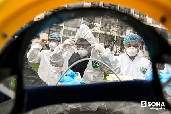 Ngứa không được gãi, khát không được uống, vệ sinh không được đi, họ là 500 thợ săn virus ở CDC lớn nhất Việt Nam-10