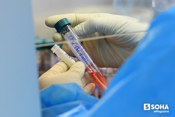 Ngứa không được gãi, khát không được uống, vệ sinh không được đi, họ là 500 thợ săn virus ở CDC lớn nhất Việt Nam-13