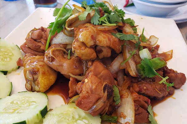 Bữa cơm chiều vừa ngon lại hợp thời tiết bảo sao chồng tránh xa hàng quán-6