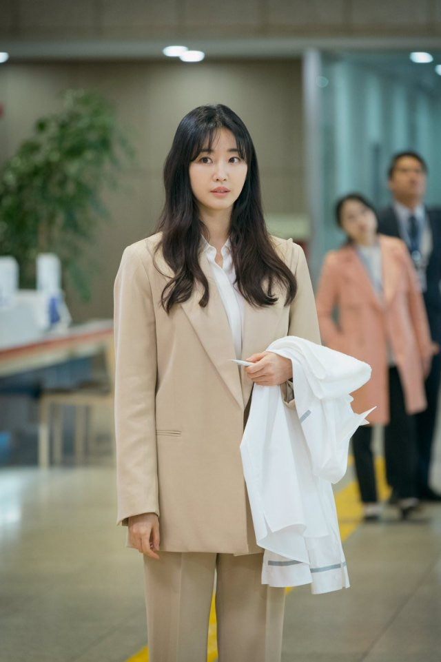 Hoa hậu gợi cảm hàng đầu Hàn Quốc lao đao vì nghi án bán dâm, tuổi 42 vẫn độc thân quyến rũ-4