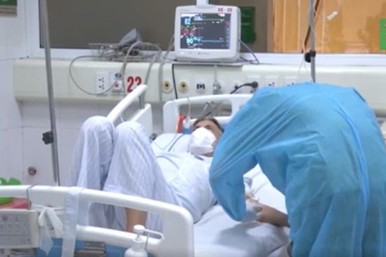 Bệnh nhân 237 người Thuỵ Điển không hợp tác điều trị, đã được kết nối để nói chuyện với con gái