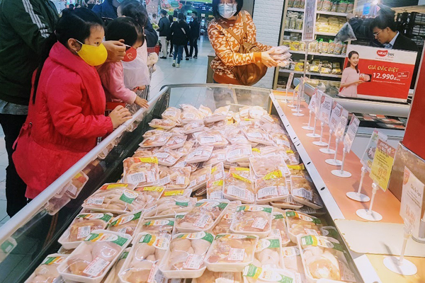 20 ngàn đồng/kg, gà nhập khẩu rẻ như rau-3