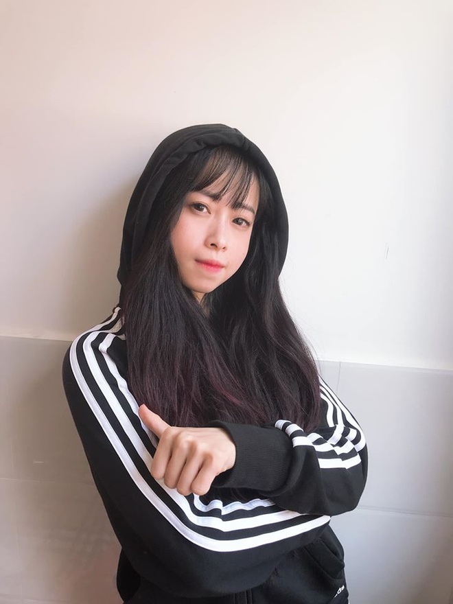 Hot girl taekwondo Châu Tuyết Vân khoe bụng 6 múi nhờ ở nhà mùa dịch-4