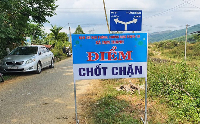2 thanh niên cướp khẩu trang, tát nữ nhân viên tổ kiểm soát dịch Covid-19-1