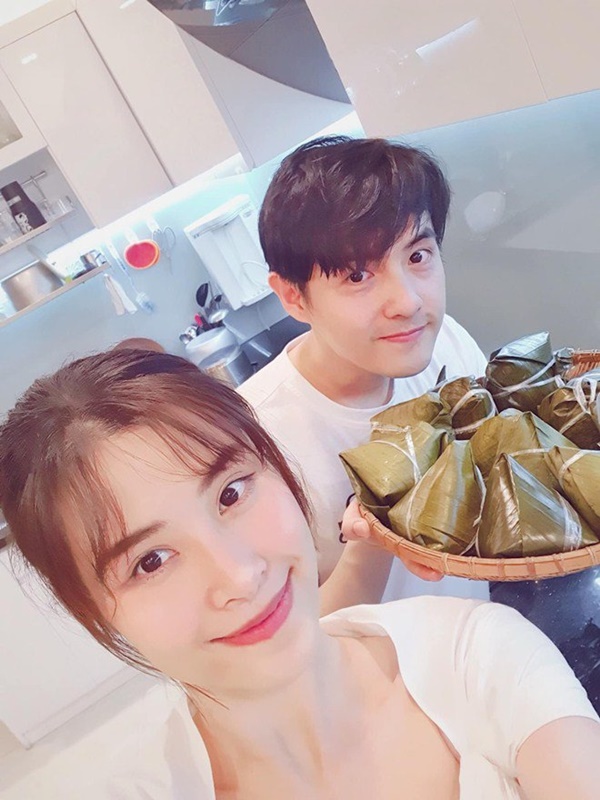 Cả showbiz hóa Master Chef, Trịnh Kim Chi làm bánh cháy thành than vẫn được chồng khen-9