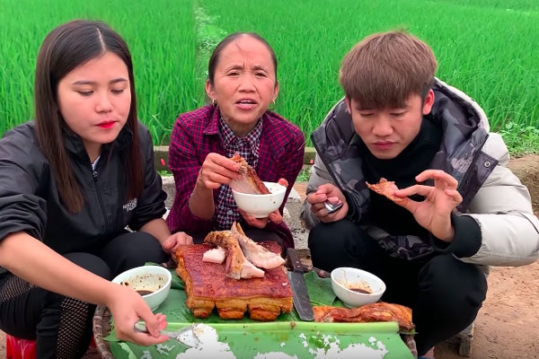 Con trai bà Tân Vlog lại gây phẫn nộ khi rủ rê mọi người chế tạo tên lửa nước bằng cách sang chiết gas, bị dân mạng kịch liệt phản đối-7