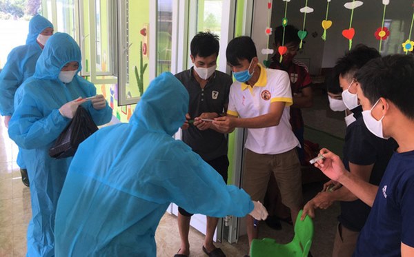 Trốn cách ly để đi thắp hương ở nhà bạn gái, nam thanh niên bị phạt 2 triệu đồng-1