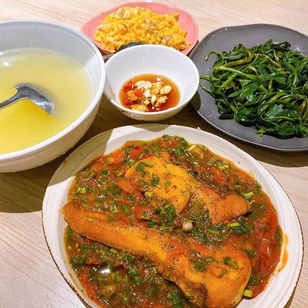 Mâm cơm trong những ngày cách ly xã hội của nghệ sĩ Việt-3