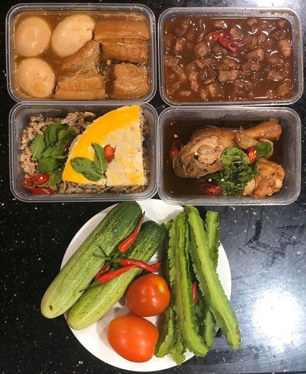 Mâm cơm trong những ngày cách ly xã hội của nghệ sĩ Việt-7