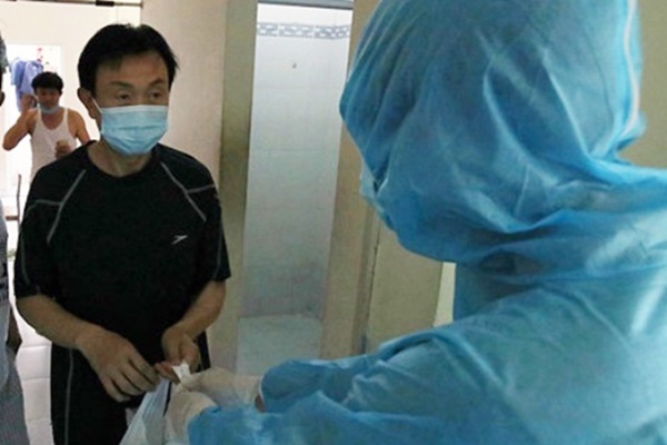 Danh hài Chí Tài đã chính thức hoàn thành 14 ngày cách ly tập trung, không quên ghi điểm bằng hành động nhỏ với bác sĩ-5