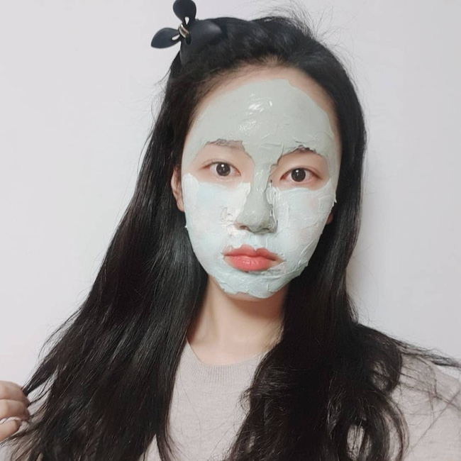 Tưởng là tút lại nhan sắc nhưng 3 loại mặt nạ sau dễ khiến da khô như ngói, chuyên gia khuyên chị em cân nhắc kỹ trước khi dùng-1