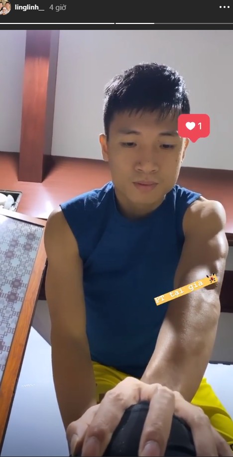 Chăm chồng khéo như các nàng WAGs Việt: Văn Đức lên cân thấy rõ, Bùi Tiến Dũng số hưởng ngày nào cũng có bữa phụ chất lượng-1