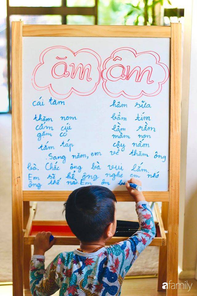 Mẹ Việt ở Úc chia sẻ cách để homeschooling nhàn nhã giữa mùa dịch: Con 7 giờ sáng đã tự động ngồi vào bàn học, mẹ tròn vai cô giáo 24 tiếng không quạu”-4