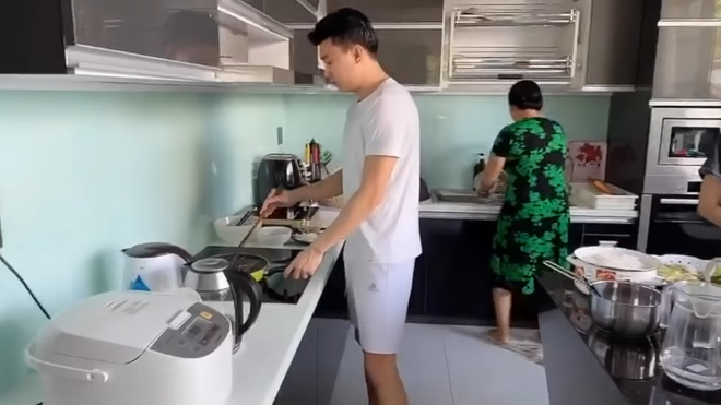 Quốc Trường khoe cuộc sống tự cách ly trong biệt thự 25 tỷ khiến khán giả trầm trồ-3