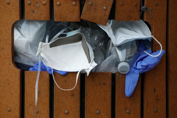 Bên trong New York - tâm dịch Covid-19 lớn nhất nước Mỹ: Thành phố vắng lặng nhưng y bác sĩ và quân đội vẫn tất bật chiến đấu chống dịch bệnh-4