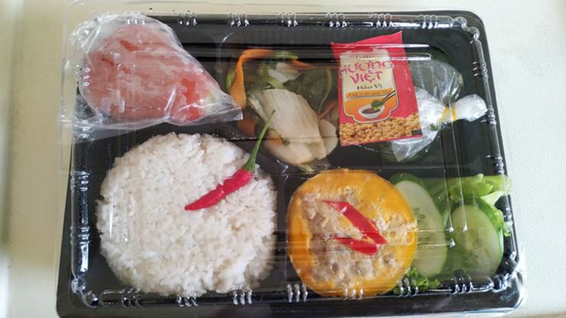 Những phần cơm cách ly bắt mắt và đầy đủ dinh dưỡng gây sốt MXH: Thực đơn thay đổi liên tục, có thêm cả nho Úc, táo Canada-2
