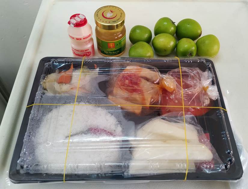 Những phần cơm cách ly bắt mắt và đầy đủ dinh dưỡng gây sốt MXH: Thực đơn thay đổi liên tục, có thêm cả nho Úc, táo Canada-4