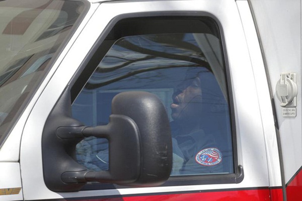 Bên trong New York - tâm dịch Covid-19 lớn nhất nước Mỹ: Thành phố vắng lặng nhưng y bác sĩ và quân đội vẫn tất bật chiến đấu chống dịch bệnh-10