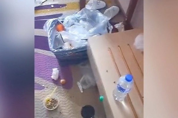 Ngàn người san sát, chen chân đi đò giữa đợt cách ly xã hội-1