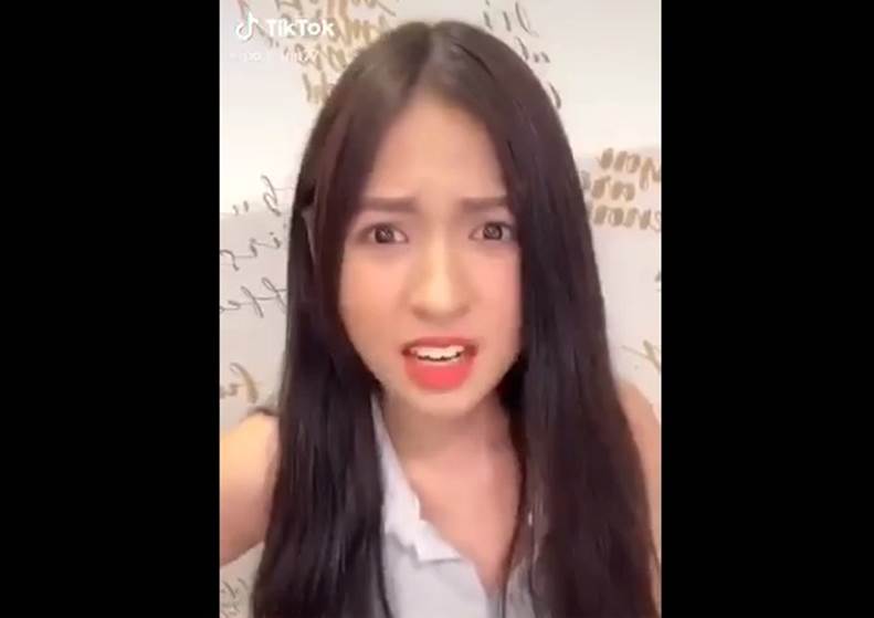 Công chúa thả thính - Trần Thanh Tâm bất ngờ quay clip tự đập vào mặt nhưng chất giọng chua như mẻ của cô nàng khiến dân mạng thật sự giật mình-1