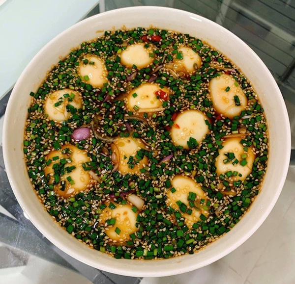 Chồng chăm con, Lê Phương đảm đang làm trứng lòng đào nước tương bất bại-5