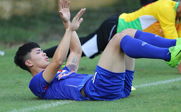 Giải mã hình xăm của tuyển thủ Việt Nam: Quang Hải muốn là vua, tranh cãi đóa hoa hồng trên tay Công Phượng-2