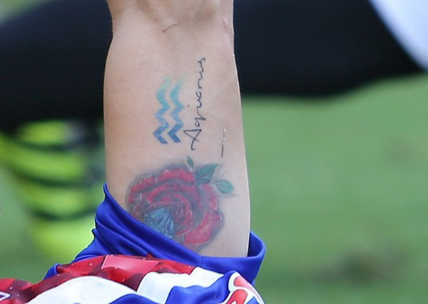 Giải mã hình xăm của tuyển thủ Việt Nam: Quang Hải muốn là vua, tranh cãi đóa hoa hồng trên tay Công Phượng-3