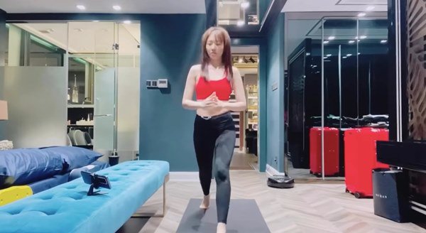 Chuyển về nhà mới 20 tỷ, Hari Won - Trấn Thành vô tình lộ phòng ngủ của 2 vợ chồng-1