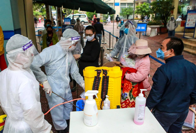 Ảnh: Bệnh viện Phụ sản Trung ương lập chốt sàng lọc, khai báo Covid-19 cho sản phụ và người thân-5