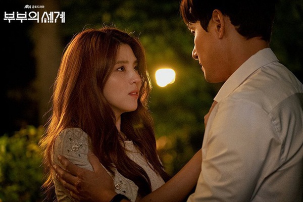 Han So Hee trong Thế giới hôn nhân: Gây chú ý nhờ nhan sắc giống Song Hye Kyo, chọc điên khán giả khi vào vai tiểu tam mặt dày-1