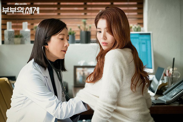 Han So Hee trong Thế giới hôn nhân: Gây chú ý nhờ nhan sắc giống Song Hye Kyo, chọc điên khán giả khi vào vai tiểu tam mặt dày-5