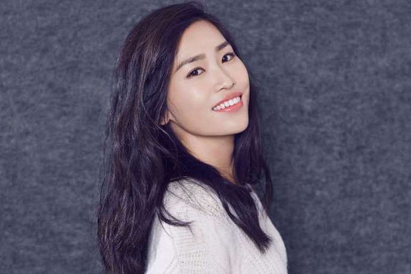 Con gái Trương Nghệ Mưu: Tuổi thơ bất hạnh vì bố mẹ ly hôn, đòi từ mặt cha khi bị cấm yêu-5