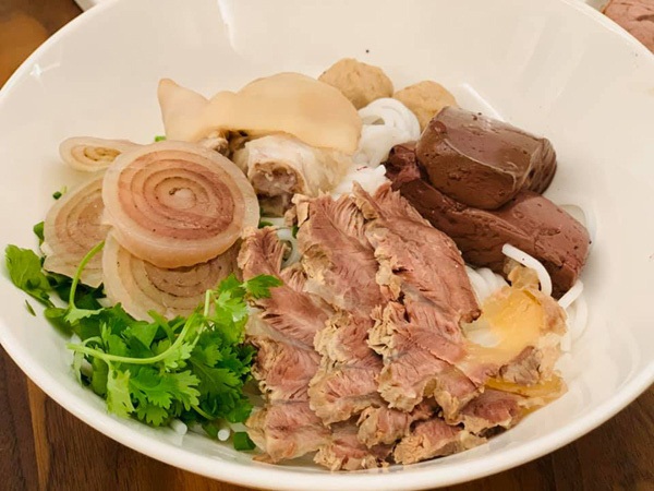 Hoa hậu Nguyễn Thị Huyền để lộ ảnh con gái xinh xắn cùng cuộc sống rất nhiều niềm vui-4