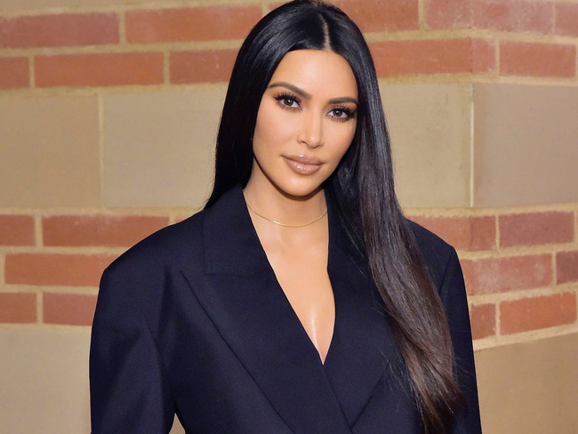 Vén màn công thức bí mật giúp Kim Kardashian từ người hầu theo sau Paris Hilton trở thành nữ hoàng tạo nên đế chế tỷ đô”-6