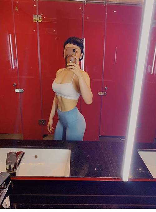 Miu Lê khoe ảnh tập thể dục tại nhà nhưng đây mới là trung tâm của mọi sự chú ý-2