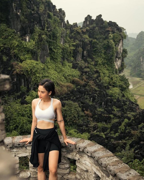 Miu Lê khoe ảnh tập thể dục tại nhà nhưng đây mới là trung tâm của mọi sự chú ý-9