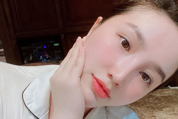 Bảo Thy hiếm hoi chia sẻ loạt ảnh tình tứ bên ông xã đại gia, nhưng sao body của đằng gái chiếm trọn spotlight thế này?-8