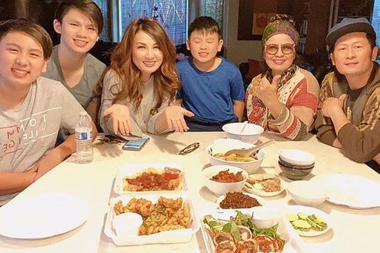 Bằng Kiều ở nhà tránh dịch cùng vợ cũ và 3 con trai