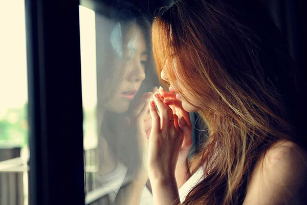 Để vợ một mình đấu chọi với sống chết, chồng giàu hối hận cả đời vì quyết định sau đó của vợ-1