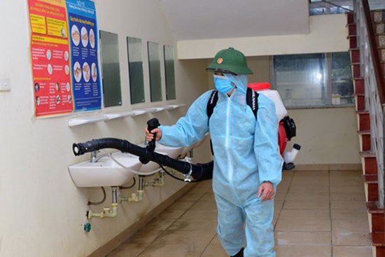 Toàn bộ công an một phường ở Hà Nội bị cách ly sau khi phó trưởng công an căn cơm cùng bệnh nhân 243