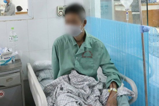 Người đàn ông hoại tử não, mù 2 mắt vì uống cồn sát khuẩn