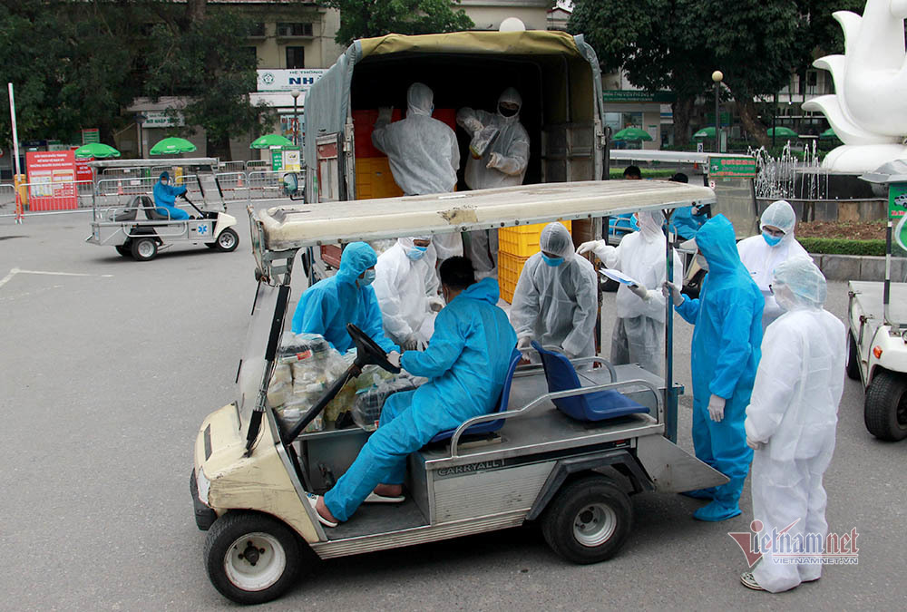 Chủ tịch Hà Nội: Có thể thở phào từ thông tin mới ở ổ dịch Bạch Mai-2