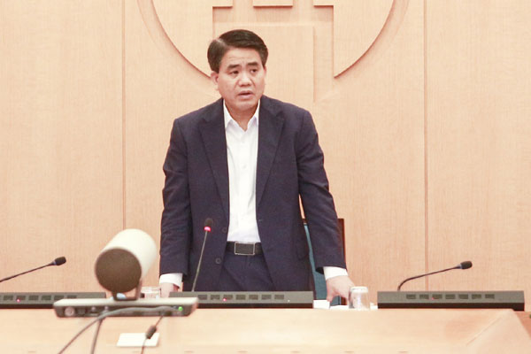 Đường phố Hà Nội nhộn nhịp trở lại trong thời gian cách ly xã hội-21