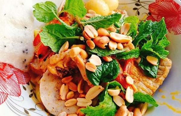 Mẹ đảm học cách nấu mì Quảng chuẩn vị ngon ngọt Miền Trung-5